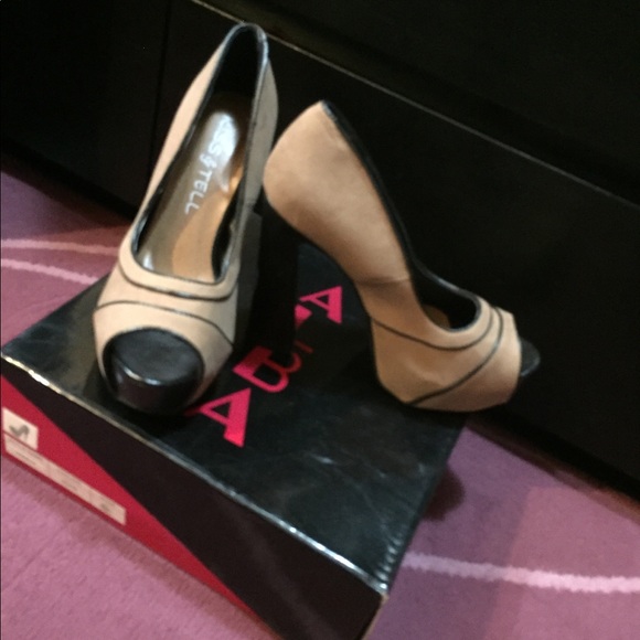 Shoes - Picture 4 of 4